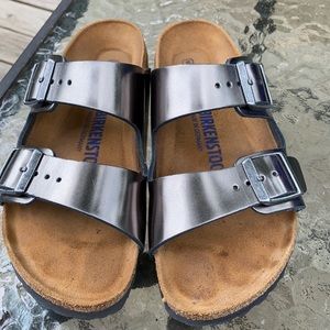 Metallic Grey Birkenstock’s